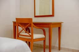 Spacious Double Bedroom | Pool, Gym & Terrace - Image 2